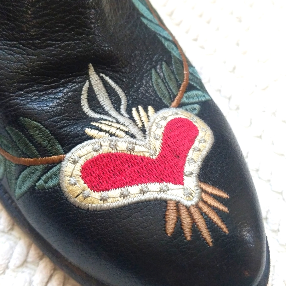 Black Silent D leather booties with Heart embroidery size 38
